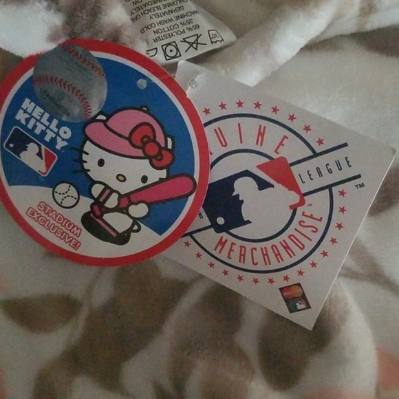 NWT Hello Kitty x Padres Hoodie / Pullover - Picture 3 of 3